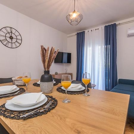 Apartmani A&M Biograd Na Moru Esterno foto