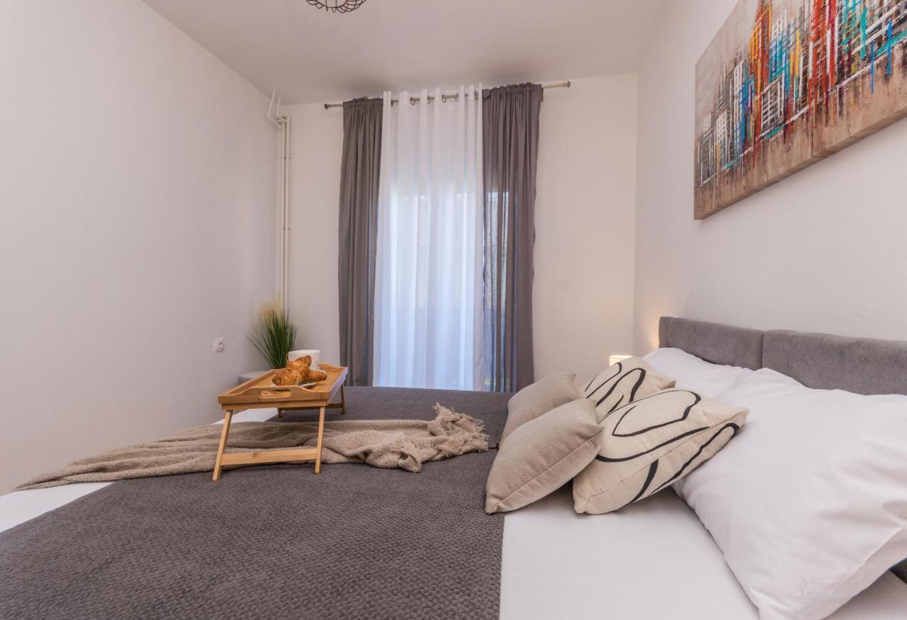 Apartmani A&M Biograd Na Moru Esterno foto