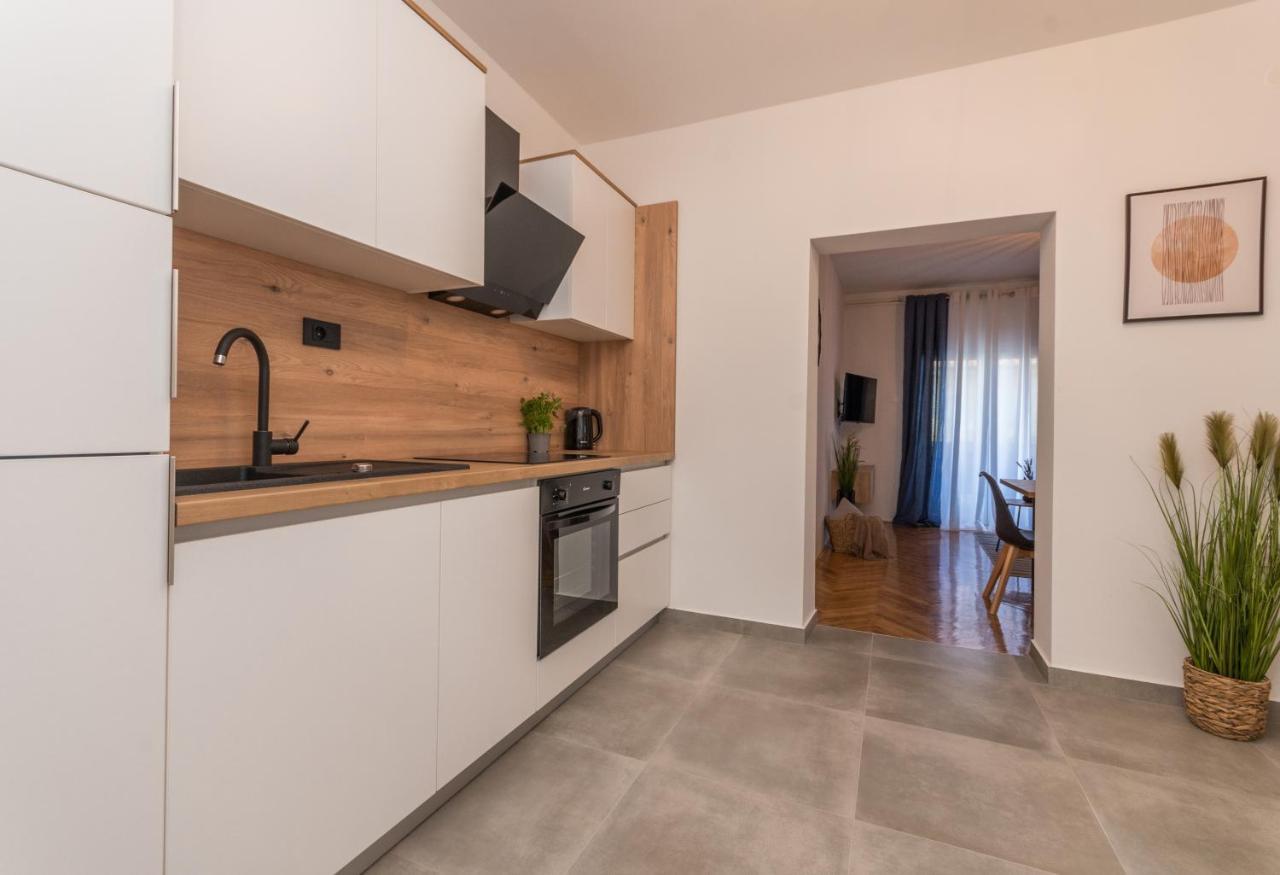 Apartmani A&M Biograd Na Moru Esterno foto