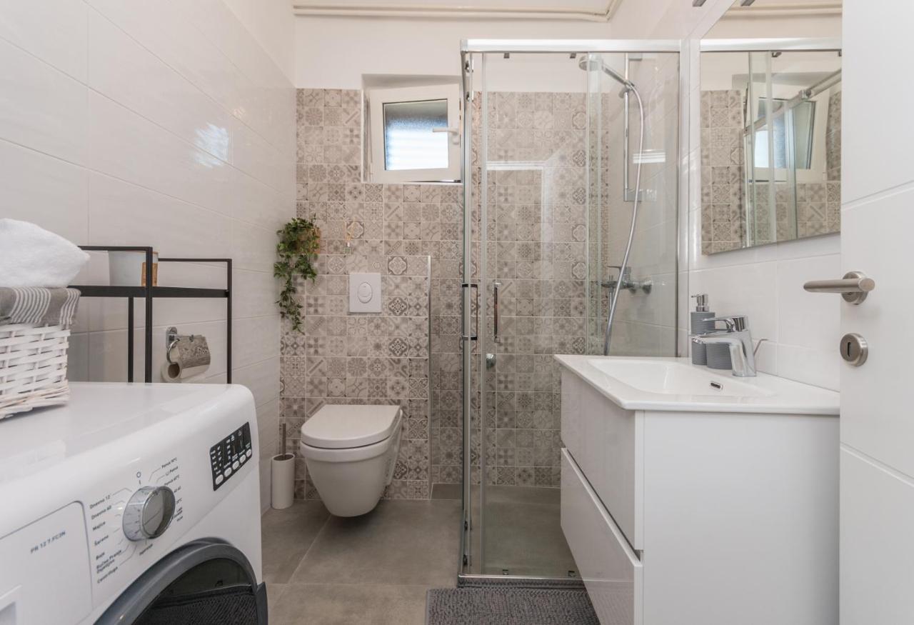 Apartmani A&M Biograd Na Moru Esterno foto