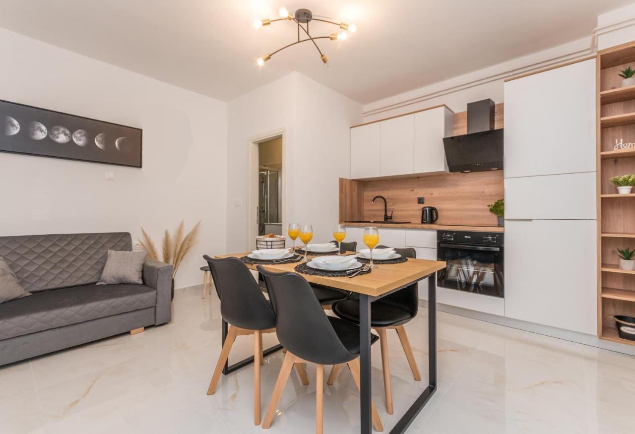 Apartmani A&M Biograd Na Moru Esterno foto