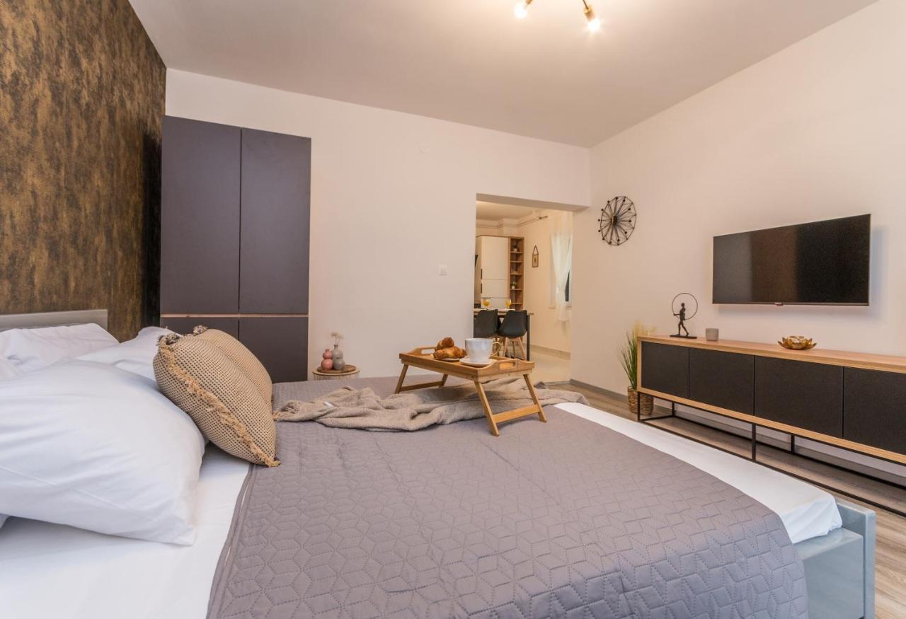 Apartmani A&M Biograd Na Moru Esterno foto