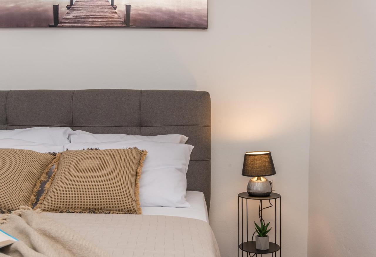 Apartmani A&M Biograd Na Moru Esterno foto